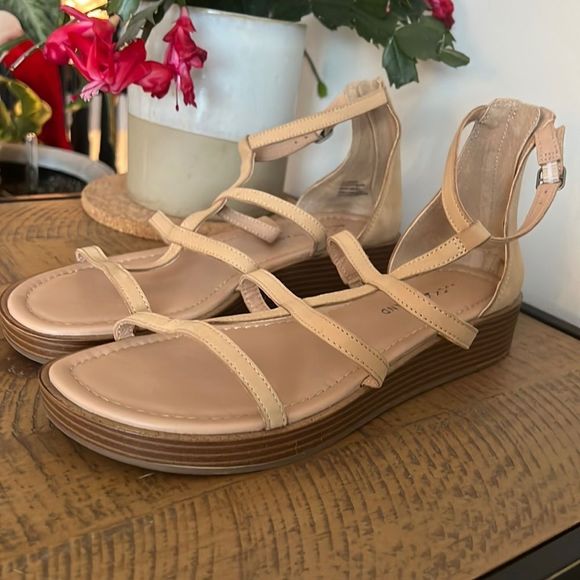 Lucky brand sandals - size 10 - Picture 3 of 5